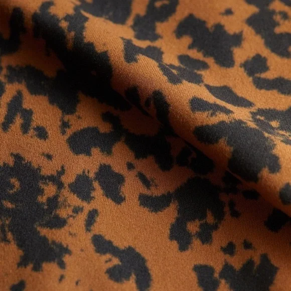 Varley Let's Move Kellam Bra
- Bronze Cheetah. SIZE. SMALL - Picture 15 of 16